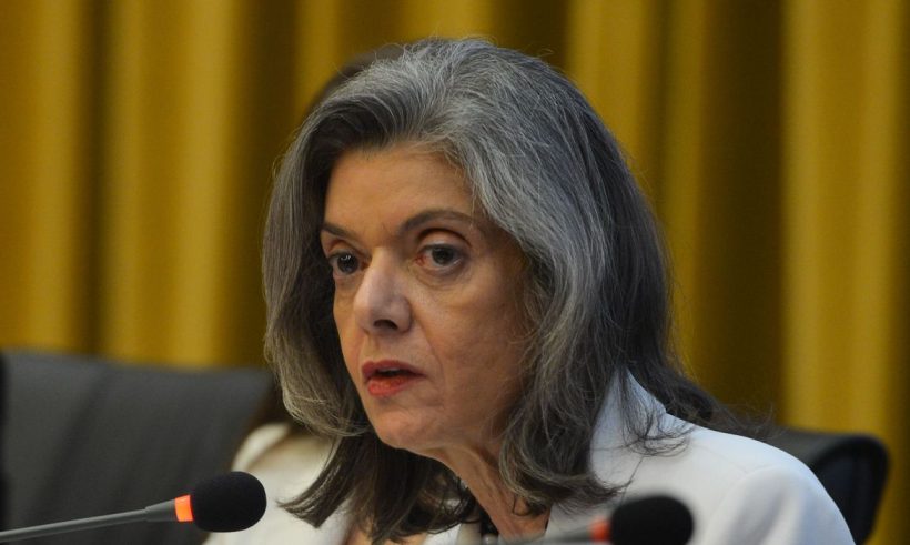  Cármen Lúcia assume como vice e Nunes Marques como efetivo no TSE
