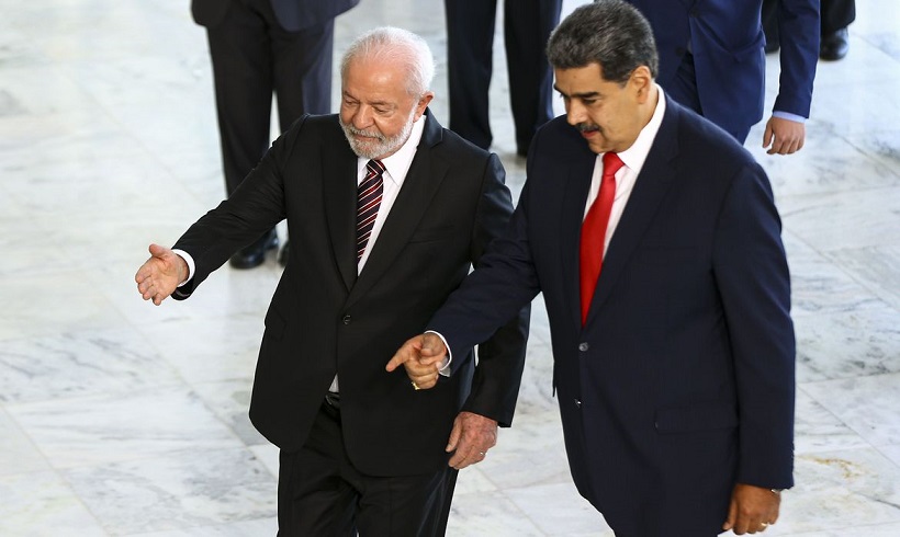 Lula diz que retomada de relação com Venezuela é plena