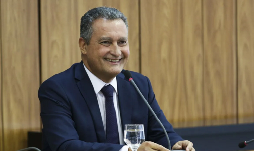  Ministro Rui Costa anuncia programa de internet gratuita nas escolas públicas