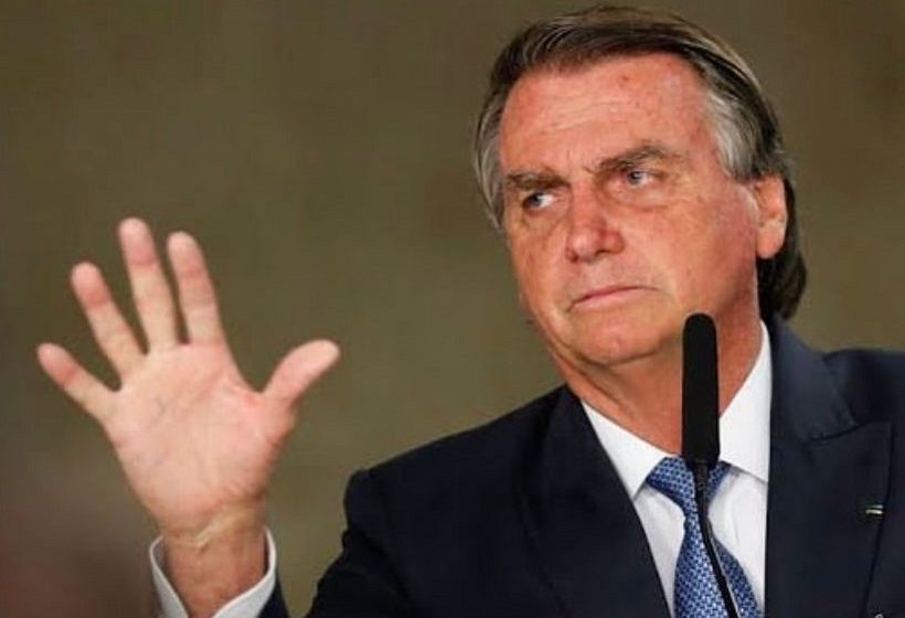  Defesa de Bolsonaro entrega extratos bancários ao STF