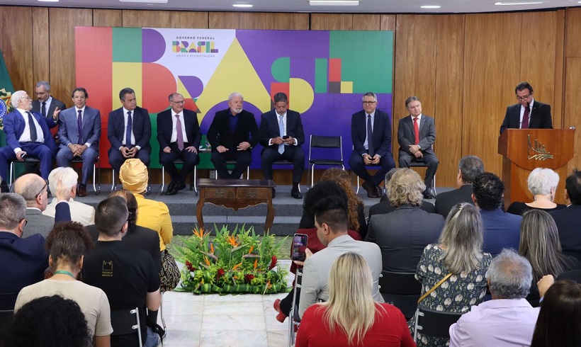  Sancionada lei que aumenta o salário mínimo e amplia a isenção do IR