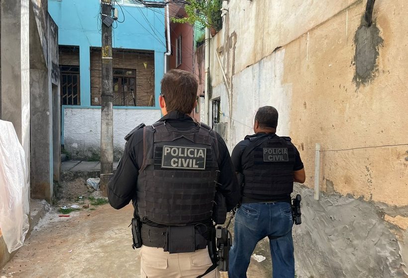  Dois homens são presos em flagrante pela Deam de Camaçari