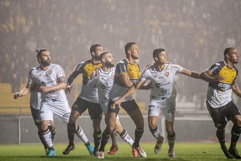  Vitória perde para o Criciúma fora de casa, mas segue firme na liderança