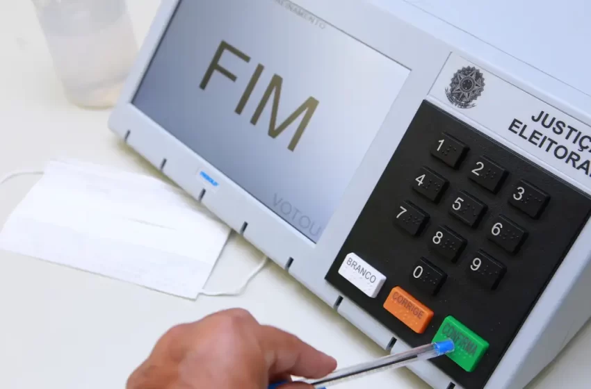 Urna eletrônica terá nova voz para eleitores cegos ou com baixa visão