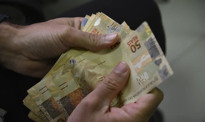 Segunda parcela do Pé-de-Meia será paga a 2,5 milhões de estudantes