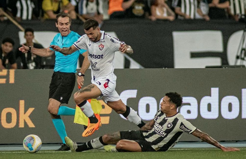  Superado no Rio de Janeiro, Vitória terá que vencer jogo de volta pela Copa do Brasil