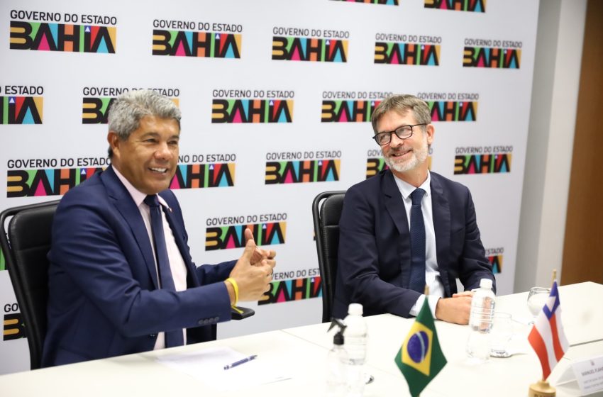  Jerônimo Rodrigues anuncia criação de voo direto entre Salvador e Paris