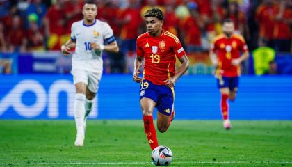  Espanha vira contra França e vai à final da Eurocopa