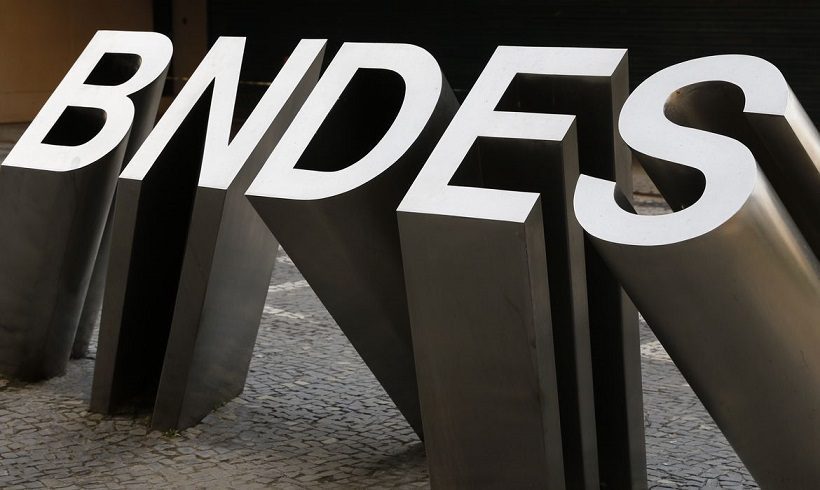 BNDES financiará complexo solar na Bahia para abastecer refinaria