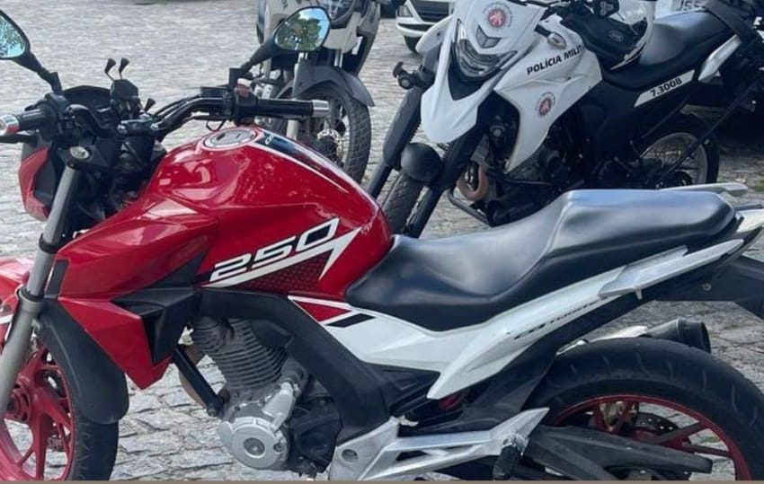  Operação policial resulta na prisão de homem por receptação de veículo roubado em Dias d’Ávila