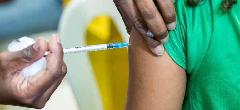  Prefeitura de Dias d’Ávila inicia campanha de vacinação contra HPV para adolescentes