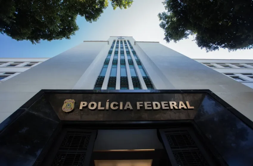  Polícia Federal: concurso com 1 mil vagas e salários até R$ 28 mil já tem organizadora. Confira