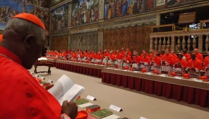 Conclave para escolha do novo papa tem início na Capela Sistina