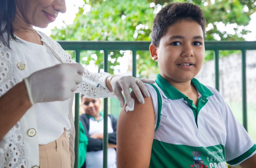  Vacinação em escolas de Camaçari é reforçada pelo Programa Saúde nas Escolas