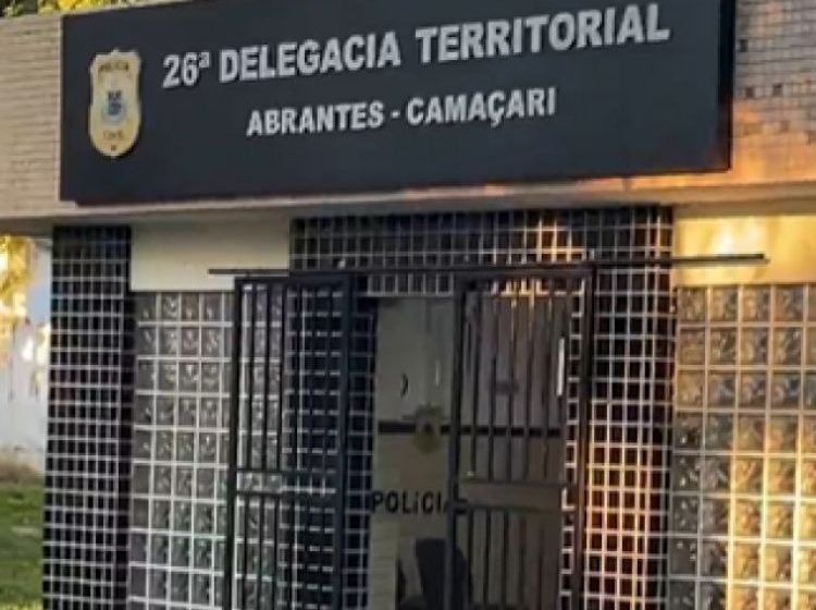  Mulher é encontrada morta com marcas de tiros na Estrada da Cetrel, em Camaçari