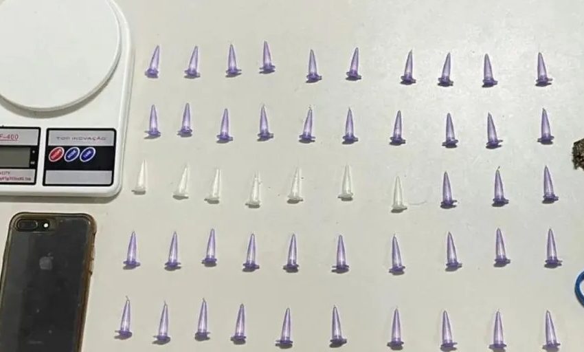  Adolescente é apreendido com drogas durante rondas da PM em Dias d’Ávila