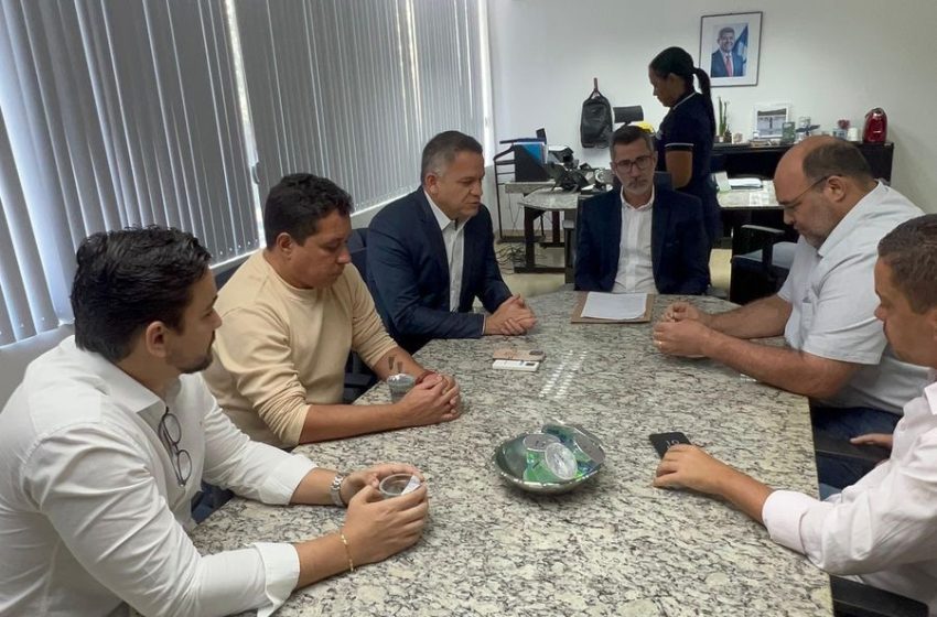  Prefeito de Dias d’Ávila se reúne com presidente da Embasa para tratar de melhorias no abastecimento de água e saneamento