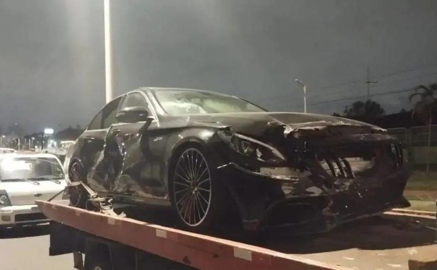  Filho do prefeito de Mata de São João e superintendente da SDA se envolvem em acidente com cinco carros na Avenida Paralela